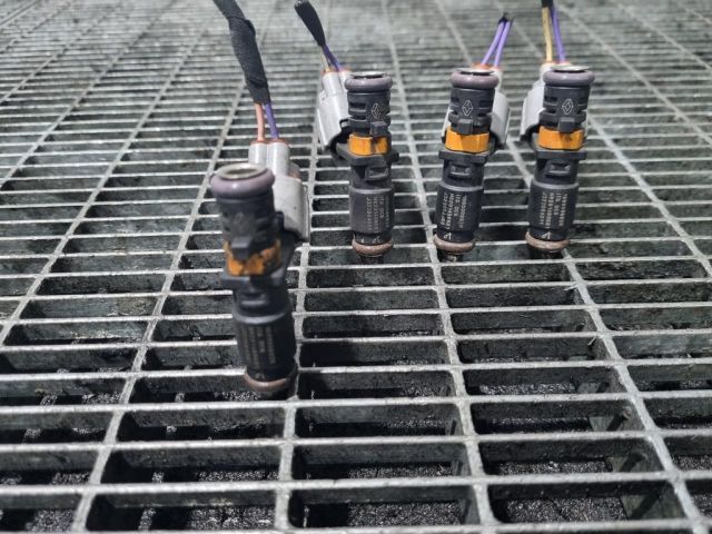 bontott DACIA DUSTER Porlasztó (1 db)