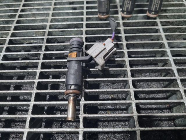 bontott DACIA DUSTER Porlasztó (1 db)