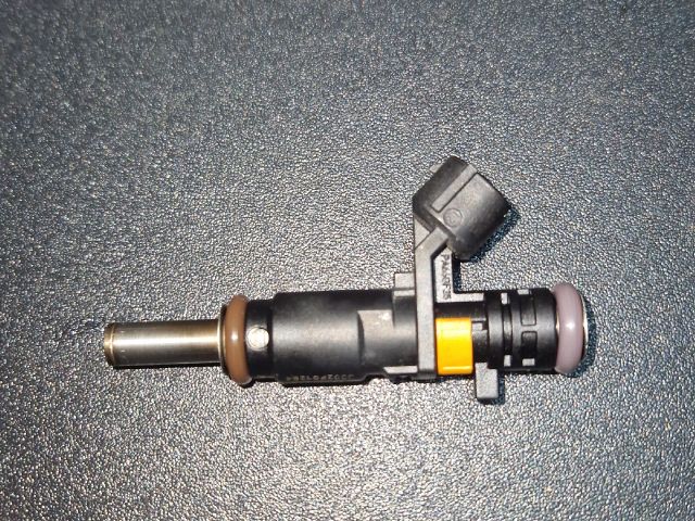 bontott DACIA DUSTER Porlasztó (1 db)