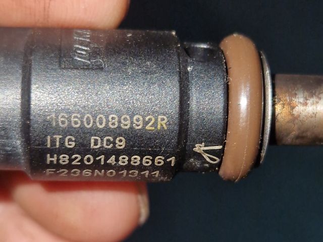 bontott DACIA DUSTER Porlasztó (1 db)