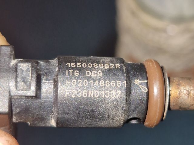 bontott DACIA DUSTER Porlasztó (1 db)