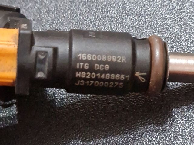 bontott DACIA DUSTER Porlasztó (1 db)