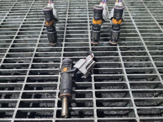 bontott DACIA DUSTER Porlasztó (1 db)