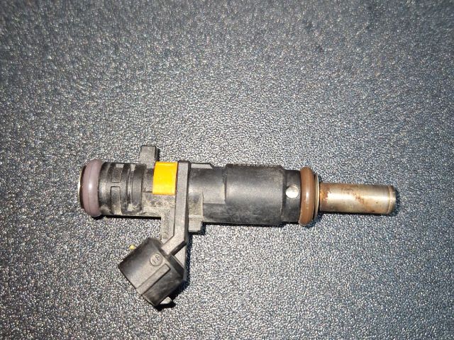 bontott DACIA DUSTER Porlasztó (1 db)