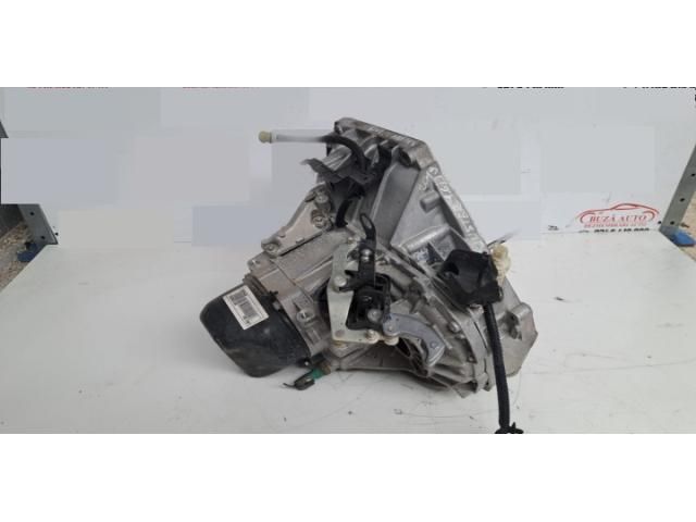 bontott DACIA DUSTER Váltó (Mechanikus)