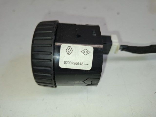 bontott DACIA DUSTER 4x4 Kapcsoló