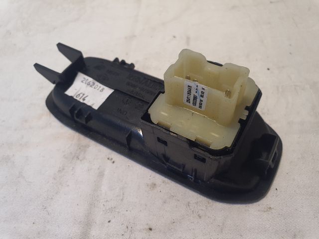 bontott DACIA DUSTER Ablakemelő Kapcsoló Négyes / Kettes