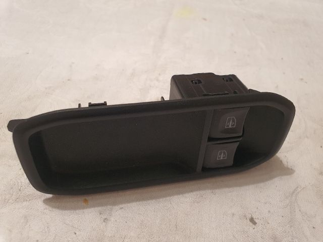 bontott DACIA DUSTER Ablakemelő Kapcsoló Négyes / Kettes