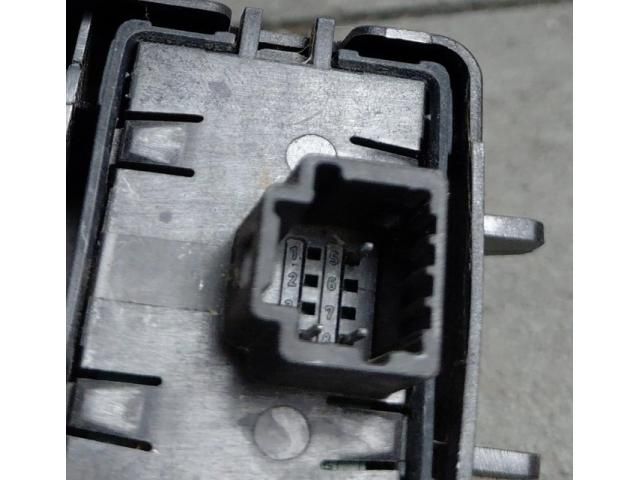 bontott DACIA DUSTER Ablakemelő Kapcsoló Négyes / Kettes