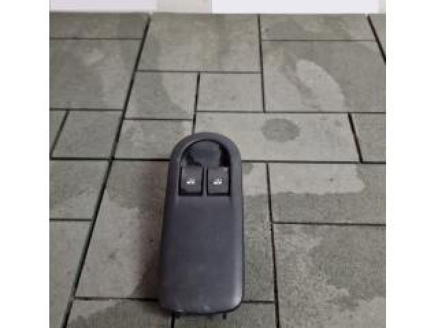 bontott DACIA DUSTER Ablakemelő Kapcsoló Négyes / Kettes