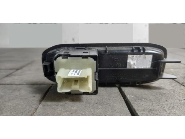 bontott DACIA DUSTER Ablakemelő Kapcsoló Négyes / Kettes