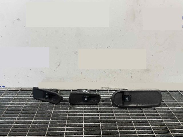 bontott DACIA DUSTER Ablakemelő Kapcsoló Szett