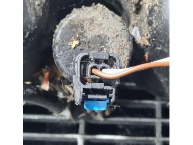 bontott DACIA DUSTER Ablakmosó Tartály