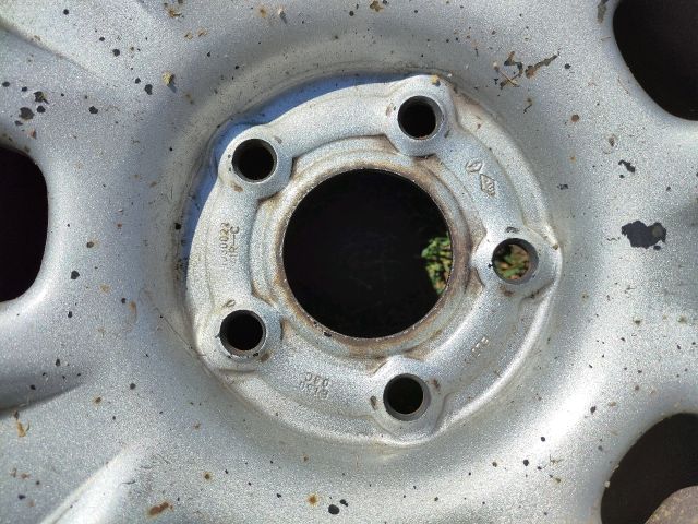 bontott DACIA DUSTER Acélfelni Szett Gumival