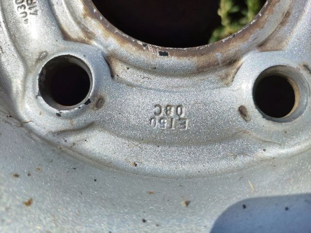 bontott DACIA DUSTER Acélfelni Szett Gumival