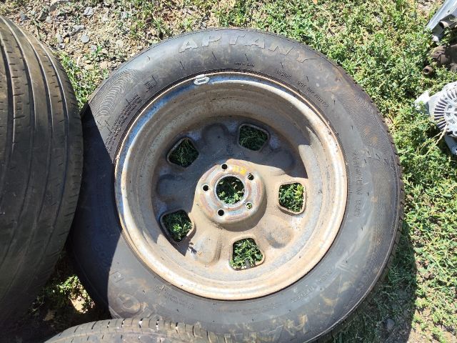 bontott DACIA DUSTER Acélfelni Szett Gumival