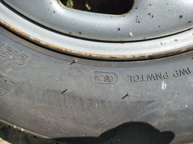 bontott DACIA DUSTER Acélfelni Szett Gumival