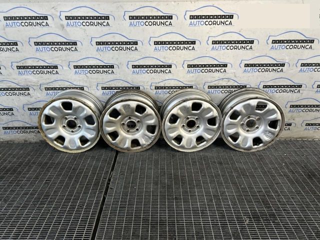 bontott DACIA DUSTER Acélfelni Szett