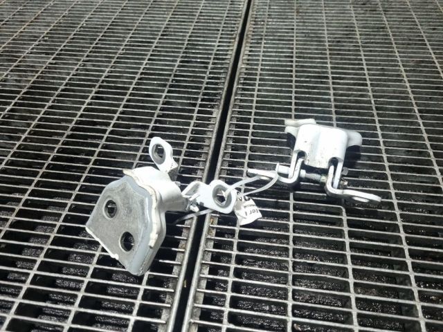 bontott DACIA DUSTER Ajtó Zsanér (Pozíciófüggetlen)