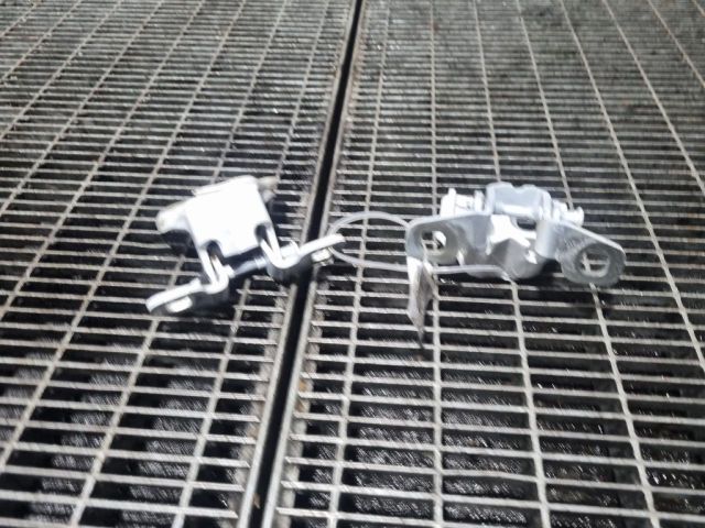 bontott DACIA DUSTER Ajtó Zsanér (Pozíciófüggetlen)