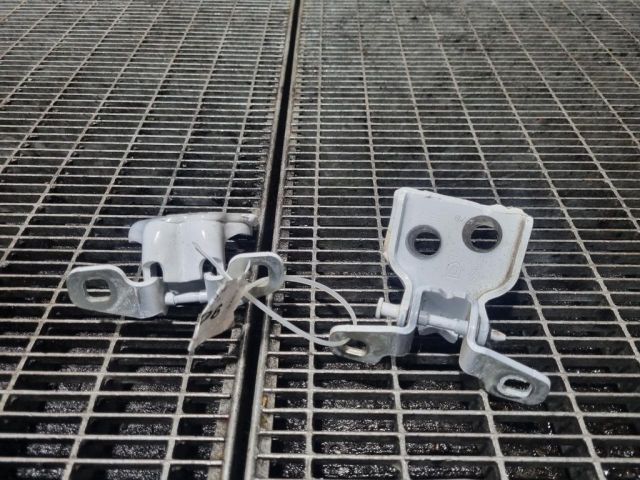 bontott DACIA DUSTER Ajtó Zsanér (Pozíciófüggetlen)