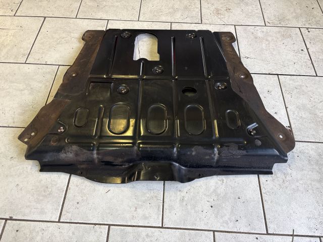 bontott DACIA DUSTER Alsó Motorburkolat