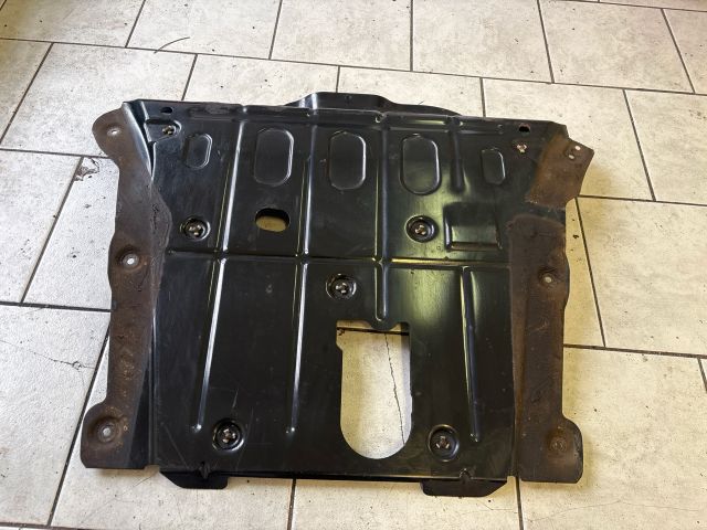 bontott DACIA DUSTER Alsó Motorburkolat