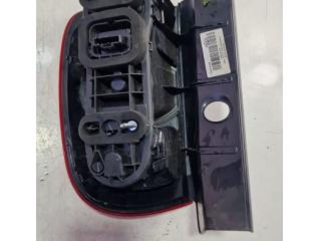 bontott DACIA DUSTER Bal Belső Hátsó Lámpa