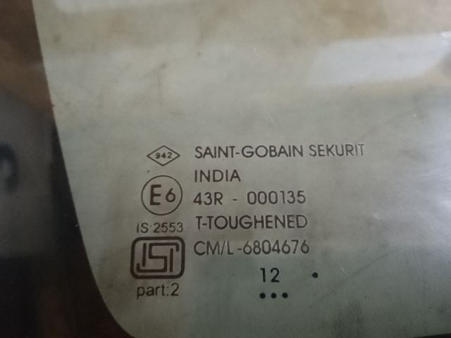 bontott DACIA DUSTER Bal C Oszlop Oldalablak Üveg
