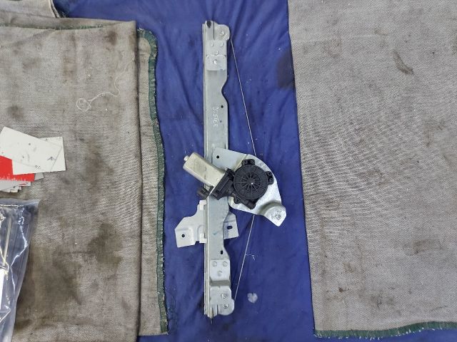 bontott DACIA DUSTER Bal első Ablakemelő Szerkezet (Elektromos)