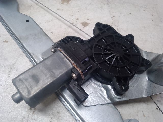 bontott DACIA DUSTER Bal első Ablakemelő Szerkezet (Elektromos)