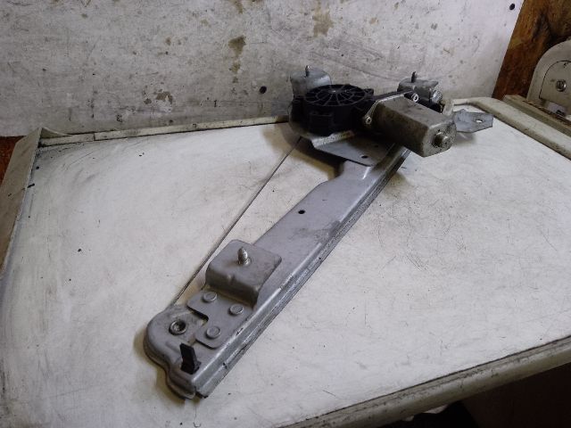 bontott DACIA DUSTER Bal első Ablakemelő Szerkezet (Elektromos)