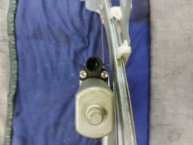 bontott DACIA DUSTER Bal első Ablakemelő Szerkezet (Elektromos)