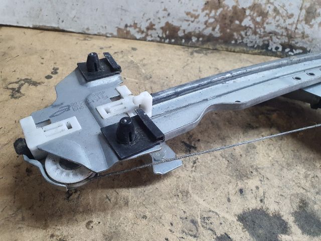 bontott DACIA DUSTER Bal első Ablakemelő Szerkezet (Elektromos)