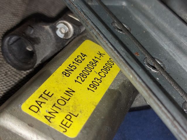 bontott DACIA DUSTER Bal első Ablakemelő Szerkezet (Elektromos)