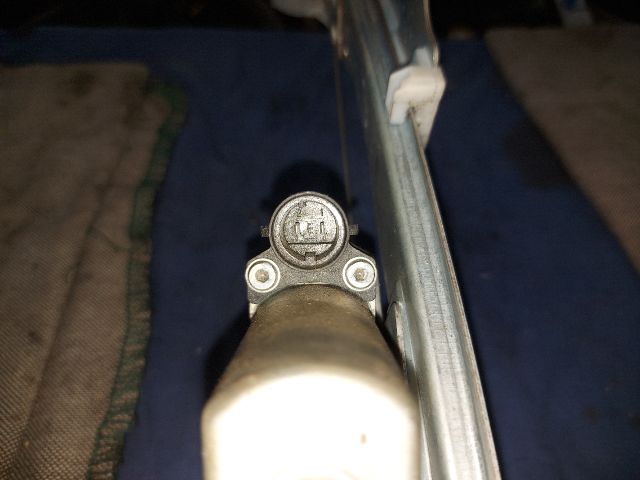 bontott DACIA DUSTER Bal első Ablakemelő Szerkezet (Elektromos)