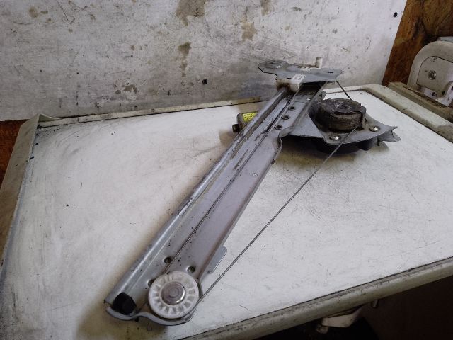 bontott DACIA DUSTER Bal első Ablakemelő Szerkezet (Elektromos)