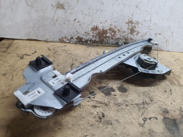 bontott DACIA DUSTER Bal első Ablakemelő Szerkezet (Elektromos)