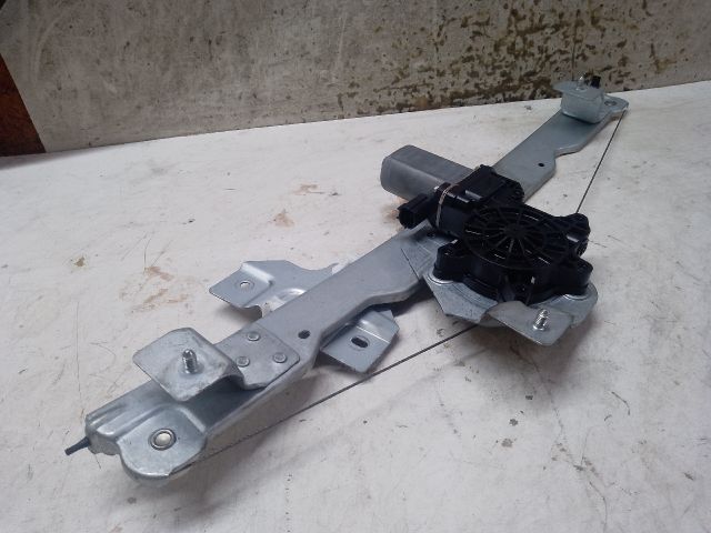 bontott DACIA DUSTER Bal első Ablakemelő Szerkezet (Elektromos)