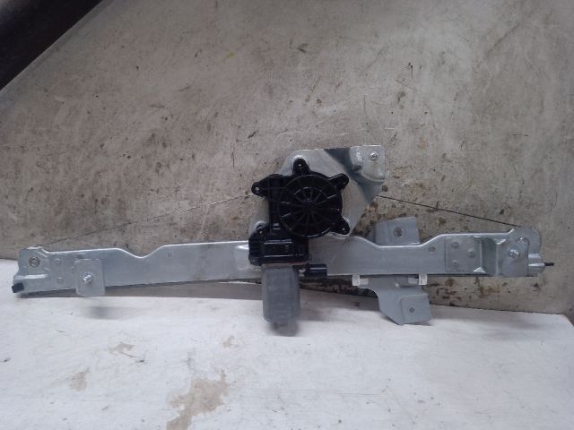 bontott DACIA DUSTER Bal első Ablakemelő Szerkezet (Elektromos)