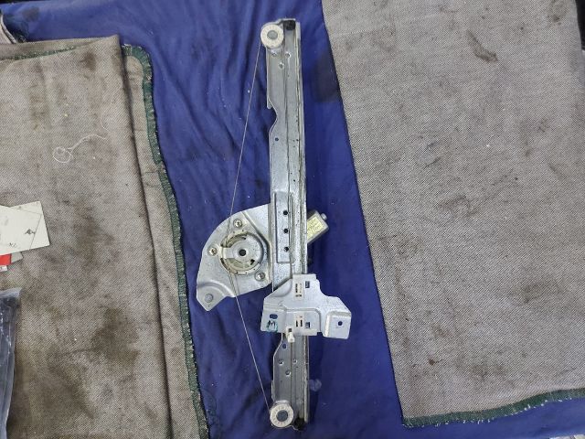 bontott DACIA DUSTER Bal első Ablakemelő Szerkezet (Elektromos)