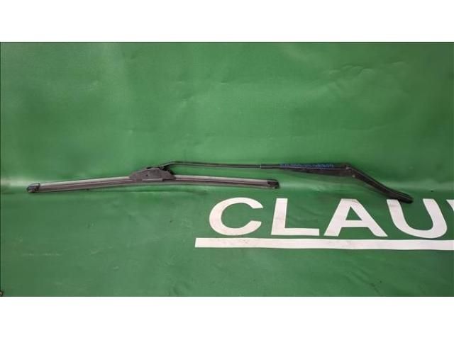 bontott DACIA DUSTER Bal első Ablaktörlő Kar