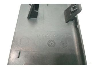 bontott DACIA DUSTER Bal első Ajtó Díszléc