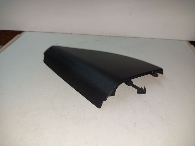 bontott DACIA DUSTER Bal első Ajtó Díszléc