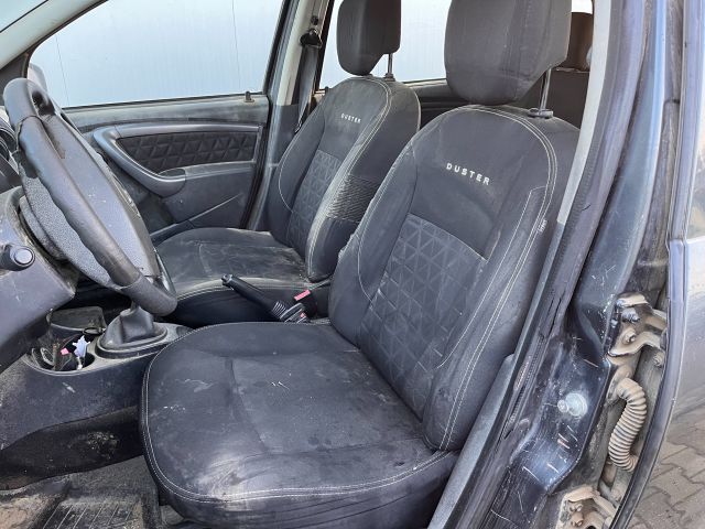 bontott DACIA DUSTER Bal első Ajtóhatároló