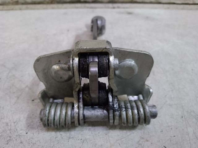 bontott DACIA DUSTER Bal első Ajtóhatároló