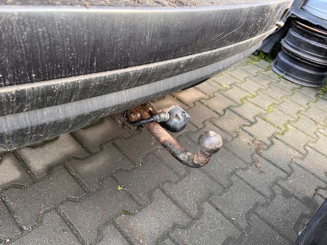 bontott DACIA DUSTER Bal első Ajtóhatároló