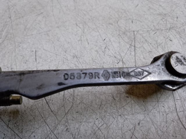 bontott DACIA DUSTER Bal első Ajtóhatároló