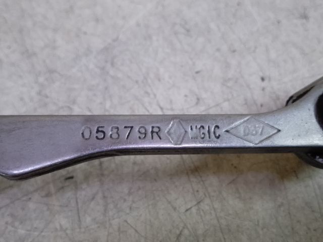 bontott DACIA DUSTER Bal első Ajtóhatároló