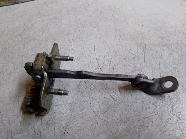 bontott DACIA DUSTER Bal első Ajtóhatároló